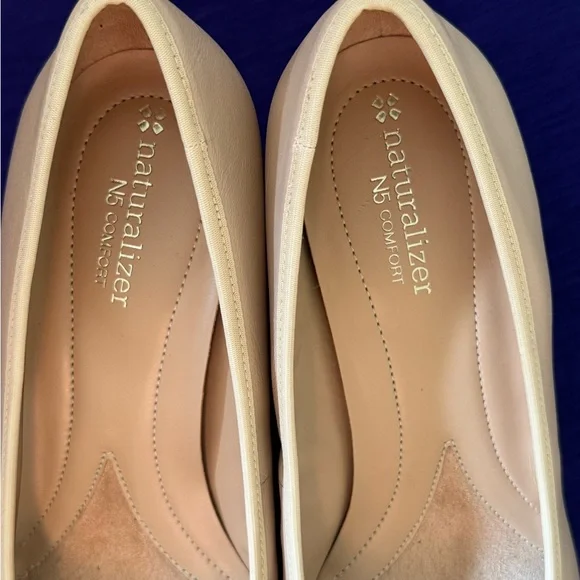 Naturalizer Cream Heels - Picture 5 of 8